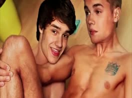 Justin Beaver Is gay ?